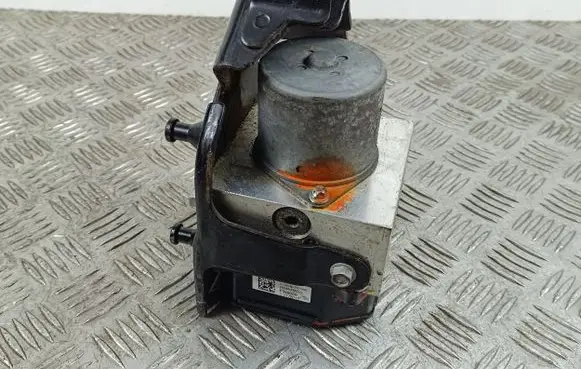 Jeep Grand Cherokee ABS Pump P68164630AA 17685438