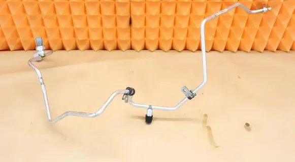 Renault Sandero II Air conditioning (A/C) pipe/hose 924405898R