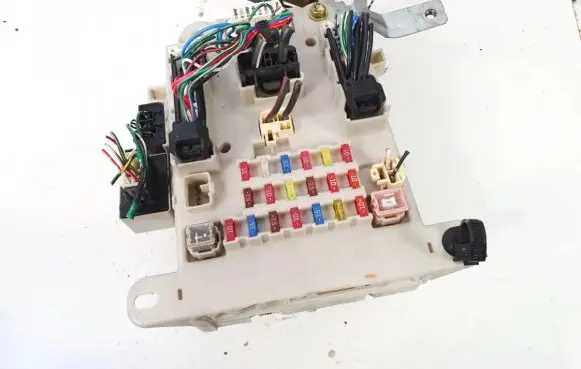 Toyota RAV 4 (XA20) Fuse box set