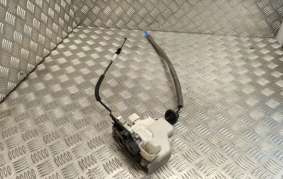 Audi A1 Front door lock 8J1837015C