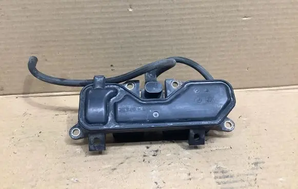 Vacuum air tank