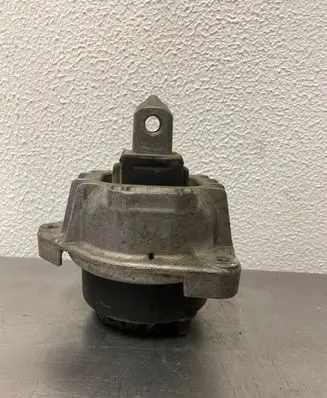BMW 5 F10 F11 Engine mount bracket 6860234