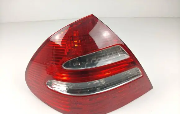 Mercedes-Benz E W211 Rear/tail lights A2118200364