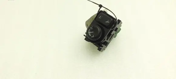 Nissan Qashqai+2 Wing mirror switch