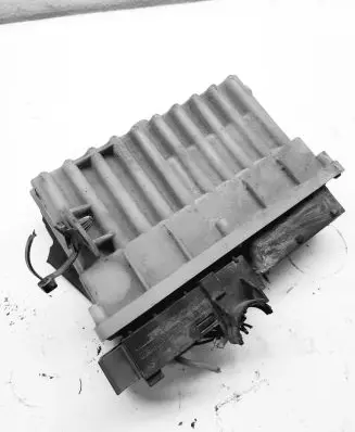 Coolant fan relay