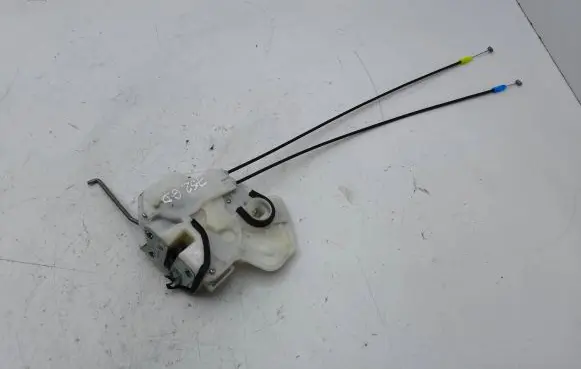 Mitsubishi Outlander Rear door lock