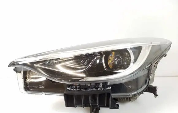Infiniti Q30 Headlight/headlamp 260605DB2A