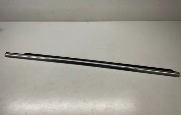 Mercedes-Benz GLE (W166 - C292) Front door glass trim molding A1667250265 A1667253000