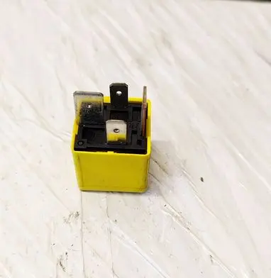 Opel Signum Other relay 90226846