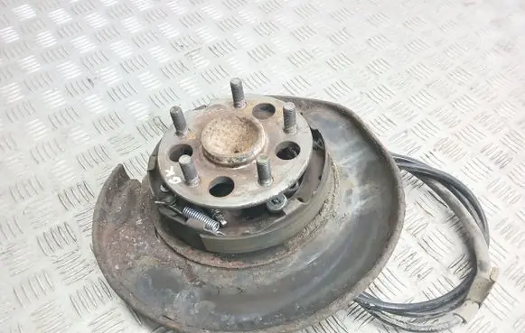 Toyota Avensis Verso Rear wheel hub spindle/knuckle 