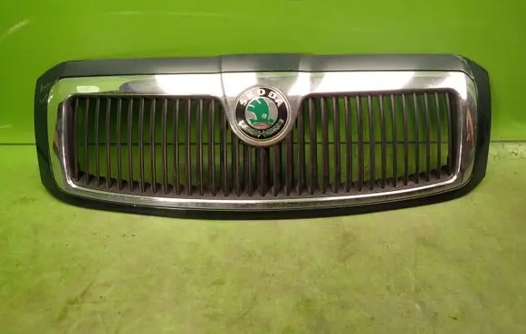 Skoda Superb B5 (3U) Front bumper upper radiator grill 12101300