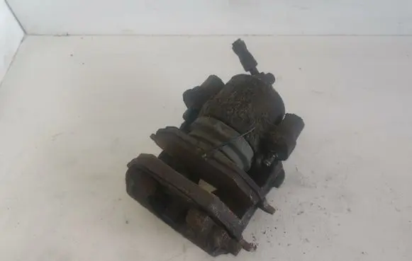 Volkswagen Golf IV Front brake caliper