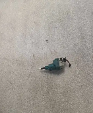 Volkswagen Touran I Clutch pedal sensor 