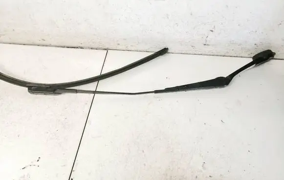 Ford Focus Front wiper blade arm bm5117526ac