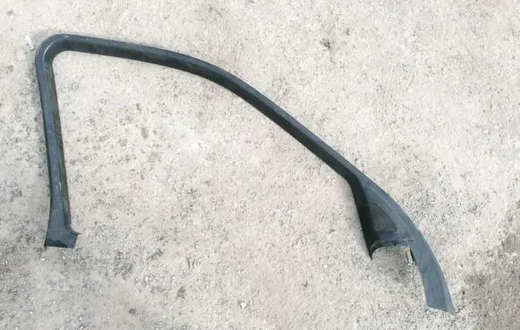 BMW X5 E70 Front door glass trim molding 51337129711