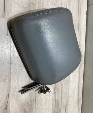 Mercedes-Benz SL R129 Front seat headrest