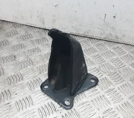 Nissan Navara D40 Engine mounting bracket