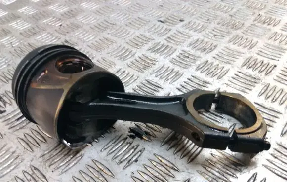 Mercedes-Benz Sprinter W906 Piston with connecting rod A65100