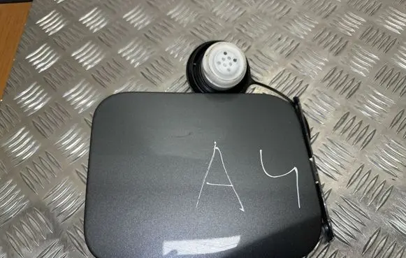 Nissan X-Trail T32 Fuel tank cap 