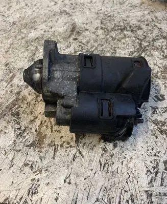 Nissan Juke I F15 Starter motor