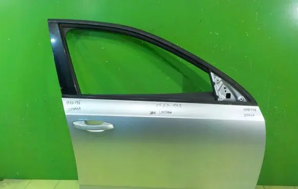 Skoda Octavia Mk3 (5E) Front door PRZOD PRAWE