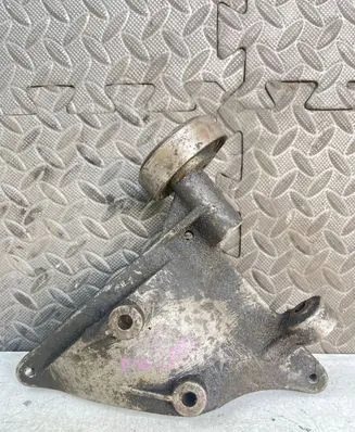 Audi A6 S6 C5 4B A/C compressor mount bracket 059260885F