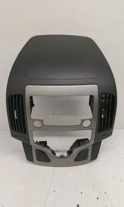 Hyundai i30 Dash center air vent grill 847452R000