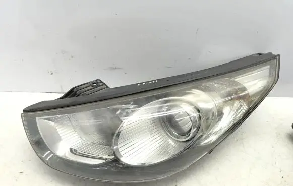 Hyundai ix35 Headlight/headlamp 921012Y