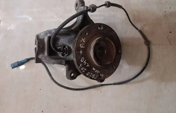 Peugeot 207 Front wheel hub