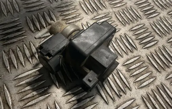 Vacuum valve