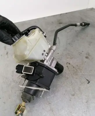 Mercedes-Benz CLS C219 Master brake cylinder 2110204024105