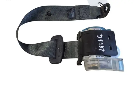 Middle seatbelt (rear)