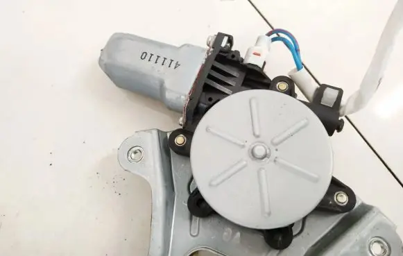 Subaru Outback Rear door window regulator motor 411110
