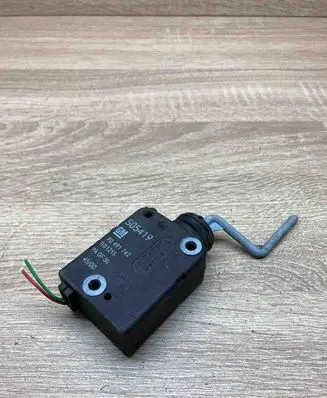 Opel Omega B1 Fuel tank cap lock motor 90491742 505419 WITHPLUG