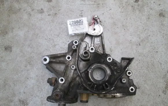 Mitsubishi Carisma Oil pump 