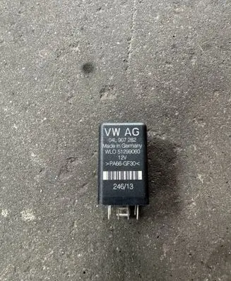 Glow plug pre-heat relay