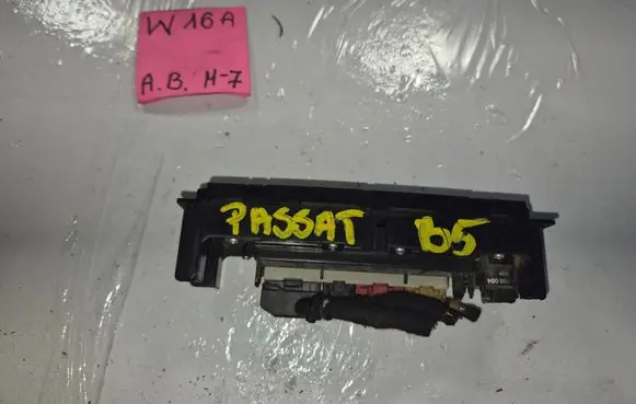 Volkswagen PASSAT B5 Climate control/heater control trim 1706004