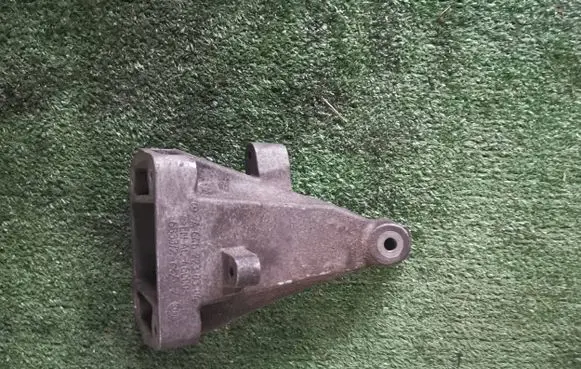 Mercedes-Benz Sprinter W906 Engine mount bracket A6462230304