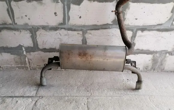 Volvo V40 Muffler/silencer 82184911