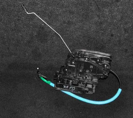 BMW X1 F48 F49 Front door lock 7281934