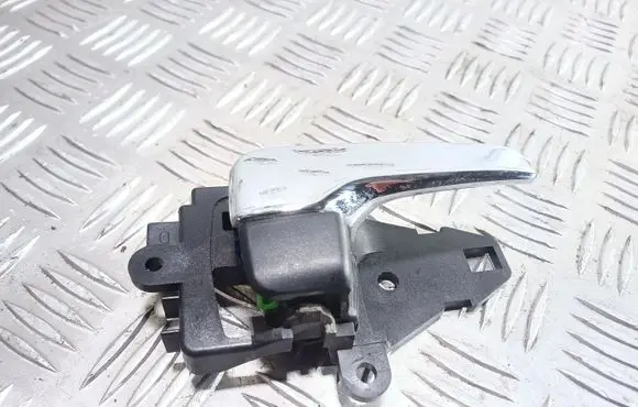 Mitsubishi Lancer VIII Rear door interior handle MN105360