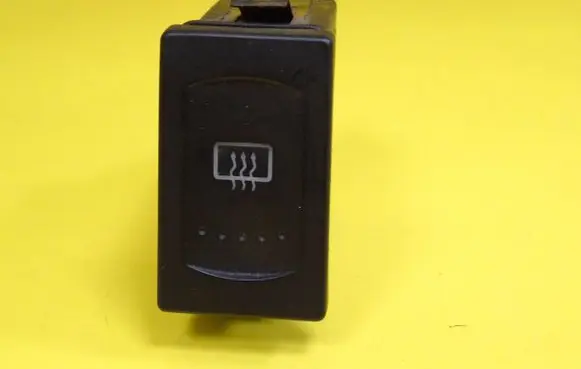 Volkswagen PASSAT B5 Windscreen/window heater switch 3B0959621C
