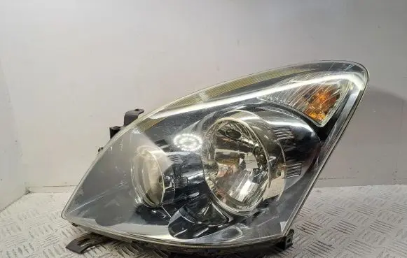 Toyota Corolla Verso AR10 Headlight/headlamp 811700F080 7357230400