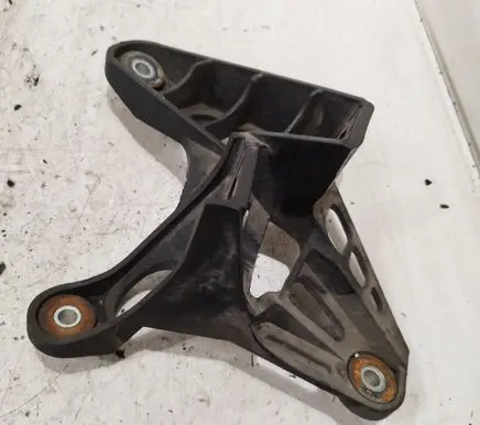 Volkswagen PASSAT B6 Gear shift cable bracket 1K0711789G