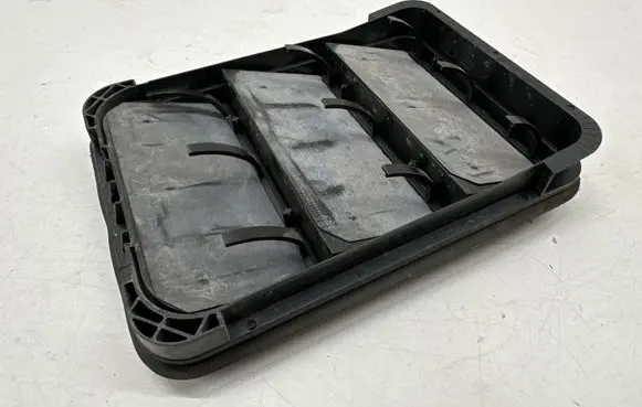 Opel Mokka B Quarter panel pressure vent 