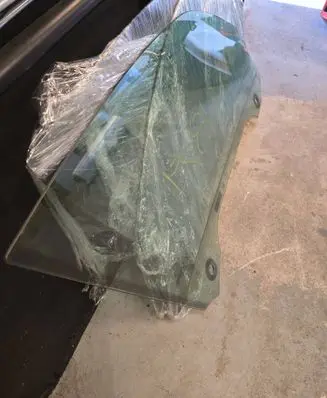 BMW M4 F82 F83 Front door window/glass (coupe) 726872706