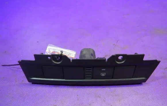 Ford Focus C-MAX Windscreen/window heater switch 7M5T18C621AA