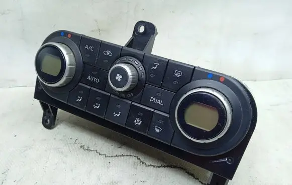 Nissan Qashqai Climate control unit 27500BR45A