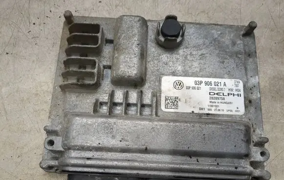 Volkswagen Polo V 6R Engine control unit/module 03P906021A 28289758 03P906021
