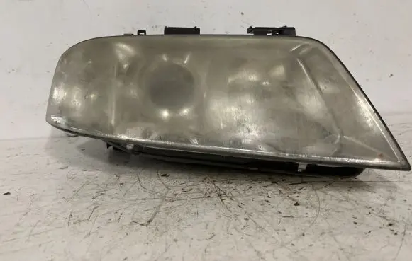 Audi A6 S6 C5 4B Headlight/headlamp 15593000